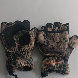Camo Outdoor Gloves with Black and Green Accents